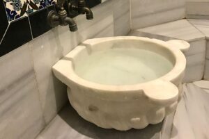 Умывальники из камня